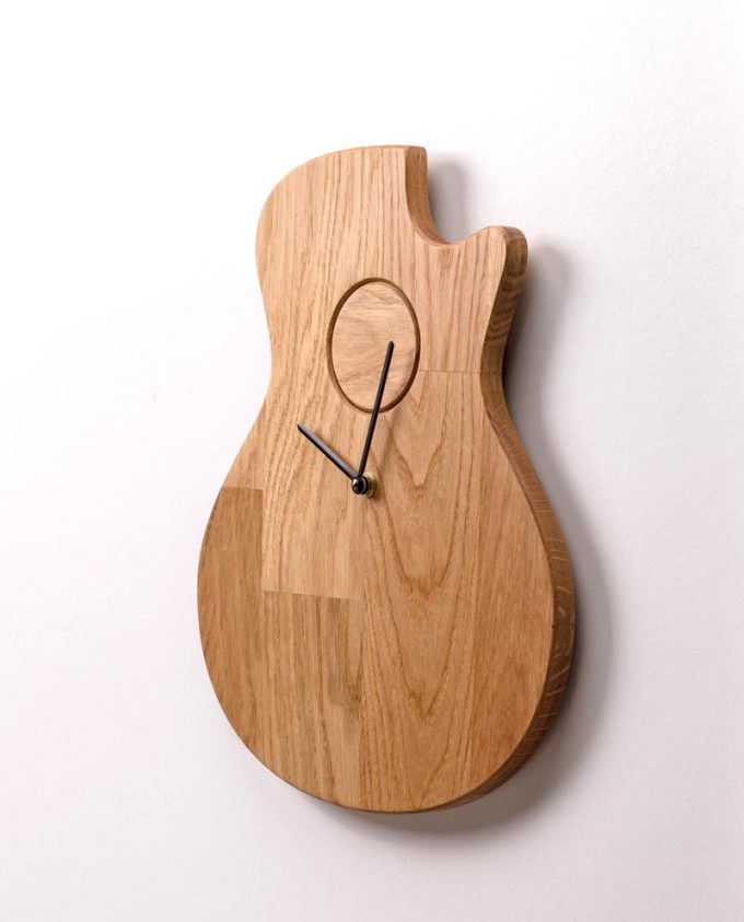 Ruwdesign-acoustic-guitar-clock-the-grand-vertical