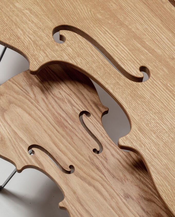 Ruwdesign-Coffee-Table-The-Classic-Oak-Wood-Violin-Top-Close-up-web